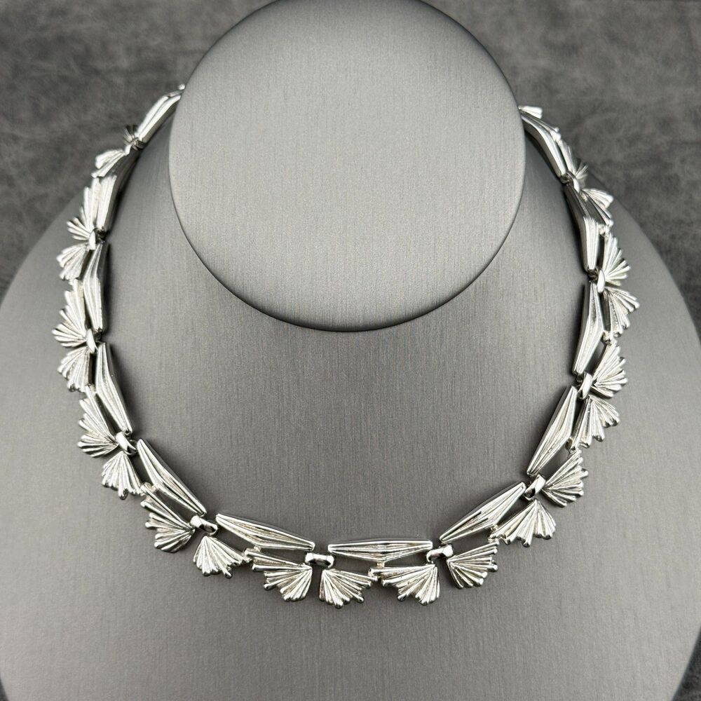 Vintage Trifari Modernist Silver Tone Chocker Necklace Leaf Fan Pod Ribbon 14"